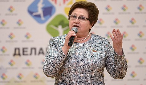 На спортивной площадке - медики